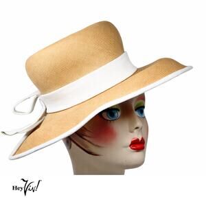 Saks Fifth Avenue | Accessories | Vintage 95s Gold Cap  display picture 1